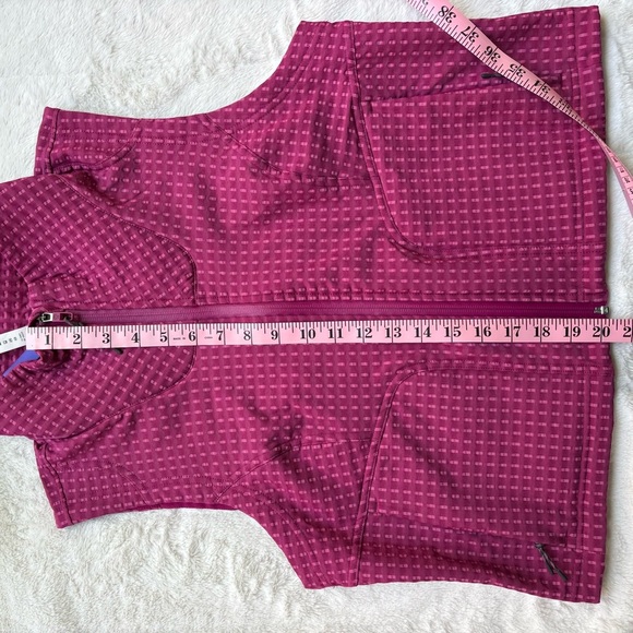 Lululemon Water-Repellent Grid Fleece Hiking Vest | Wild Berry / Sonic Pink - Picture 16 of 16